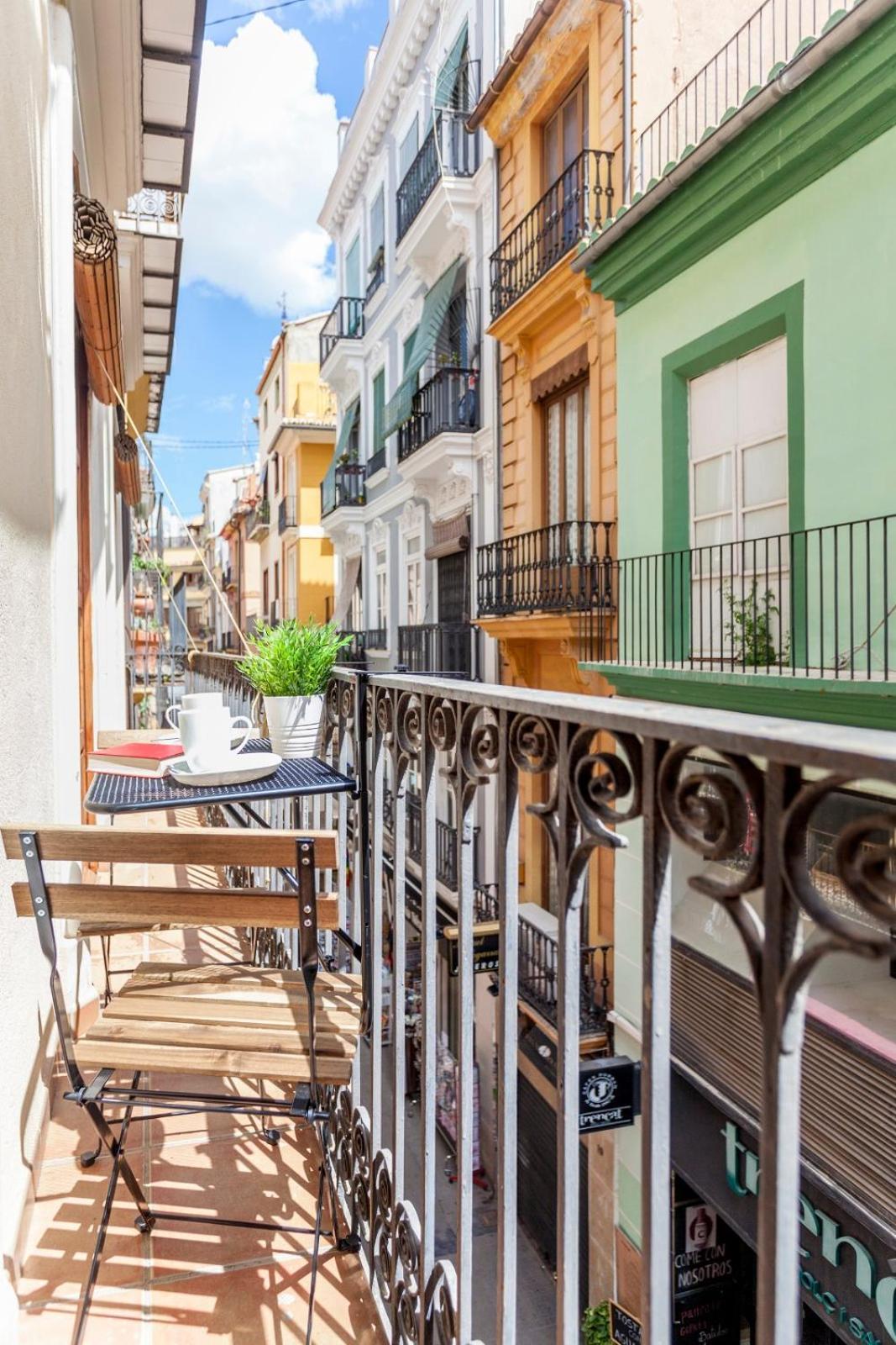 Modern Flat By Mercado Central In Ciutat Vella Valencia Luaran gambar